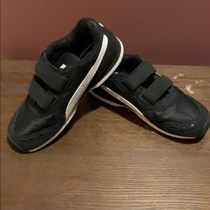 PUMA black sneakers - size 10